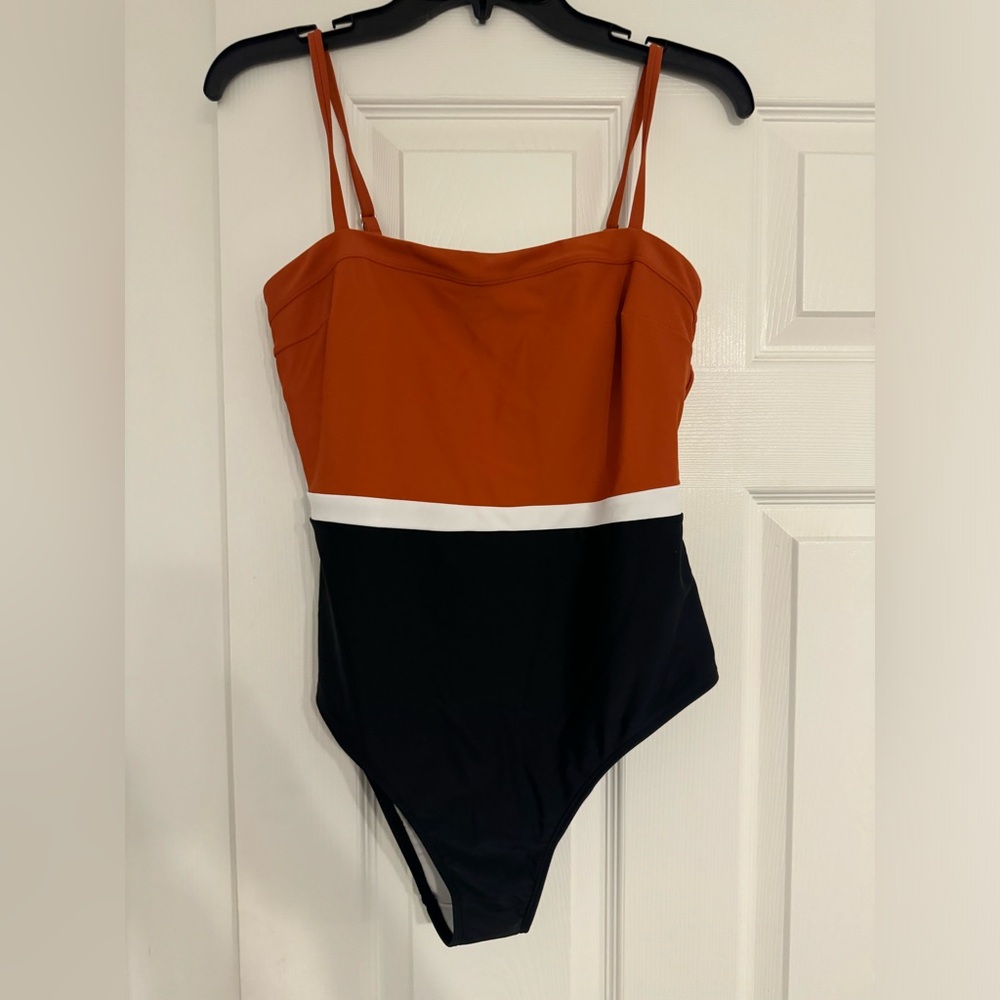 NWTS Cupshe color block swimsuit medium